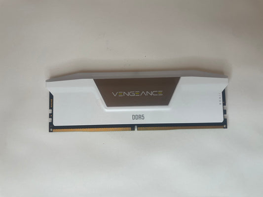 CORSAIR DDR5-5200メモリ 16GB×1枚【Bランク】