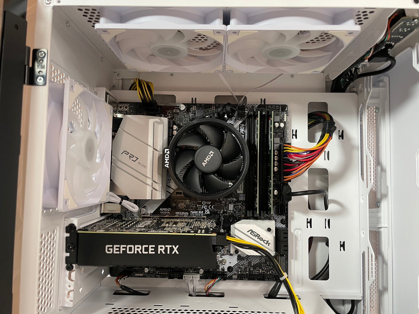 LEVEL∞ Ryzen 5 4500×GeForce RTX 3050【Aランク】| 中古ゲーミングPC