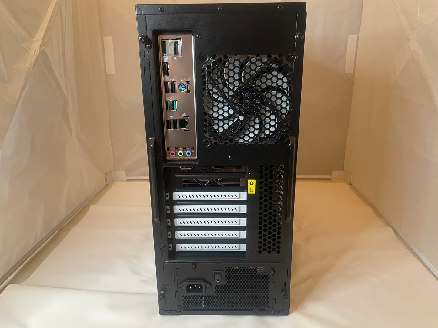 ノーブランド Core i5-13400F×GeForce RTX 4060【Aランク】 | 中古ゲーミングPC
