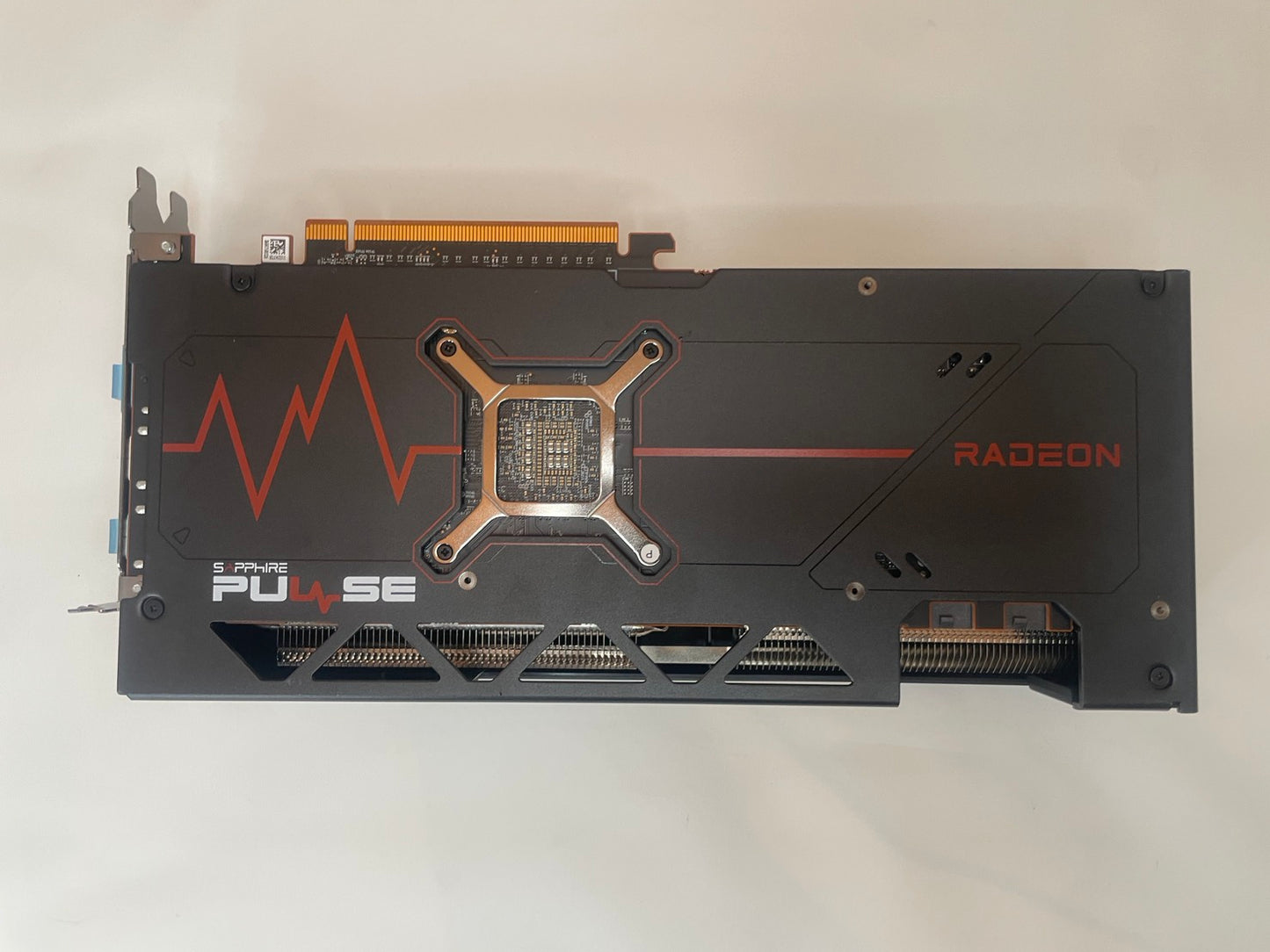 Radeon RX 7700 XT SAPPHIRE【Bランク】