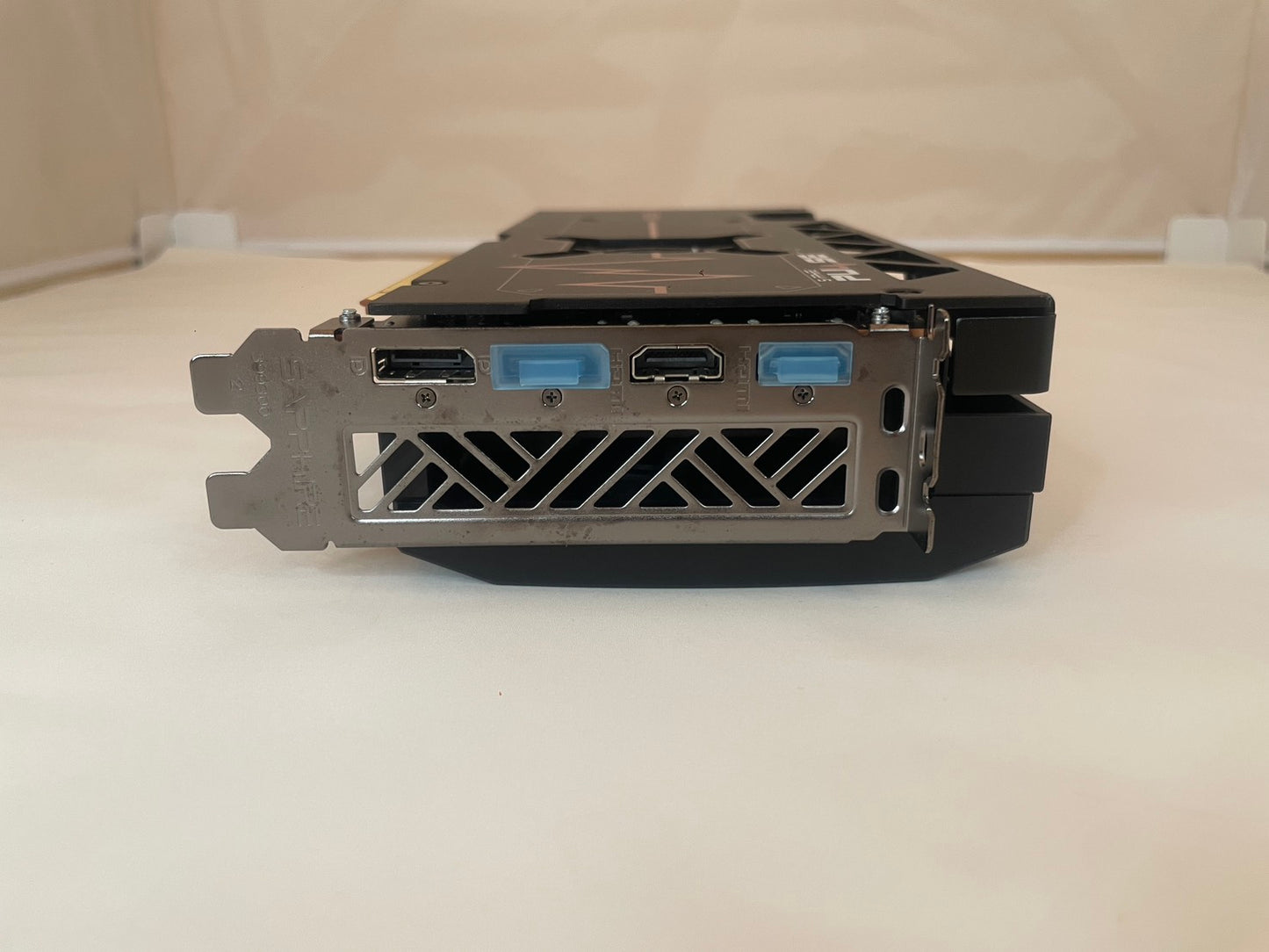 Radeon RX 7700 XT SAPPHIRE【Bランク】